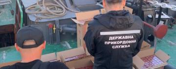 У ПОРТУ ІЗМАЇЛА ПРИКОРДОННИКИ І СБУ ВИЯВИЛИ КОНТРАБАНДНІ СИГАРЕТИ